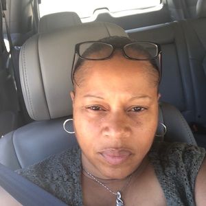 Meet your Posher, Alisa